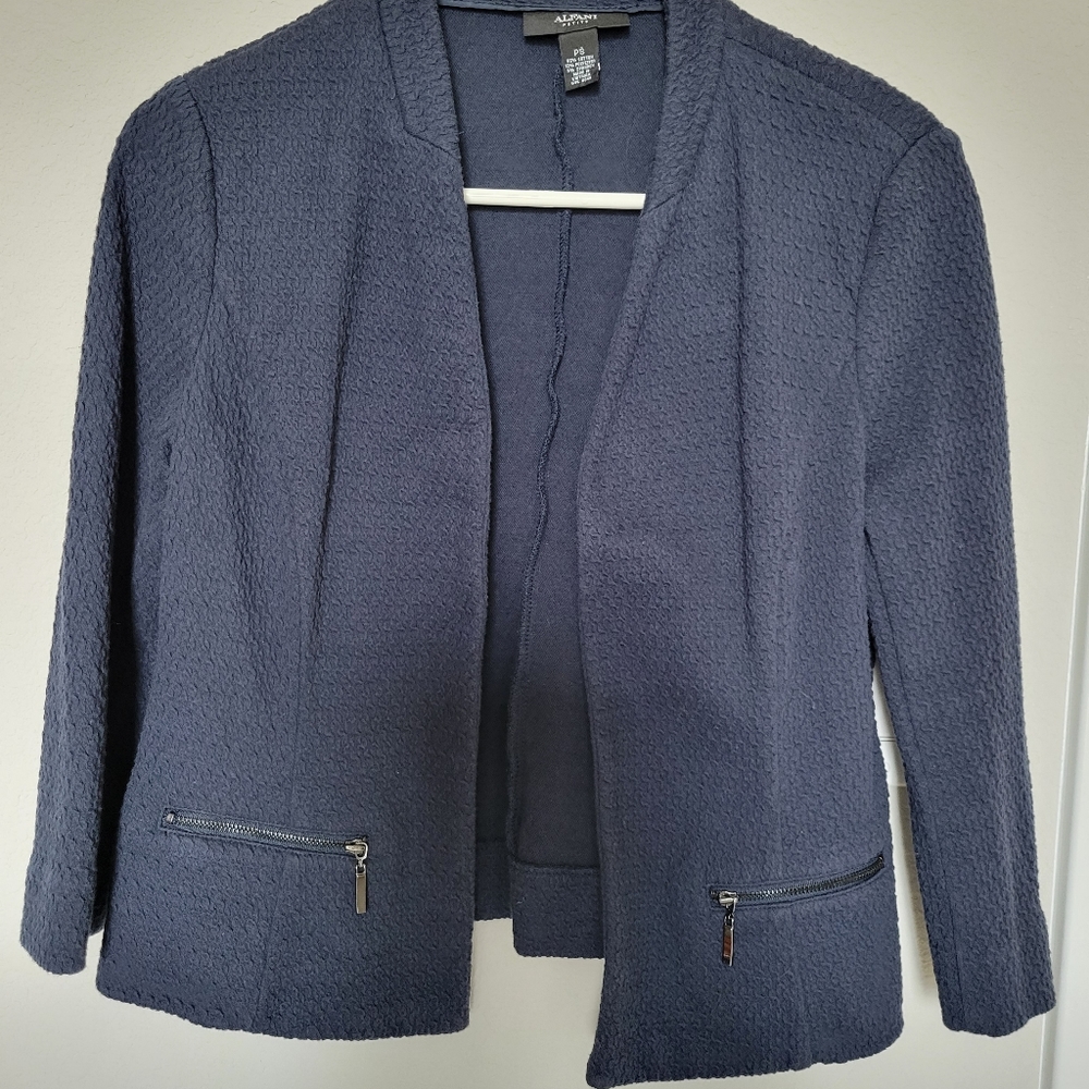 Alfani cropped blazer